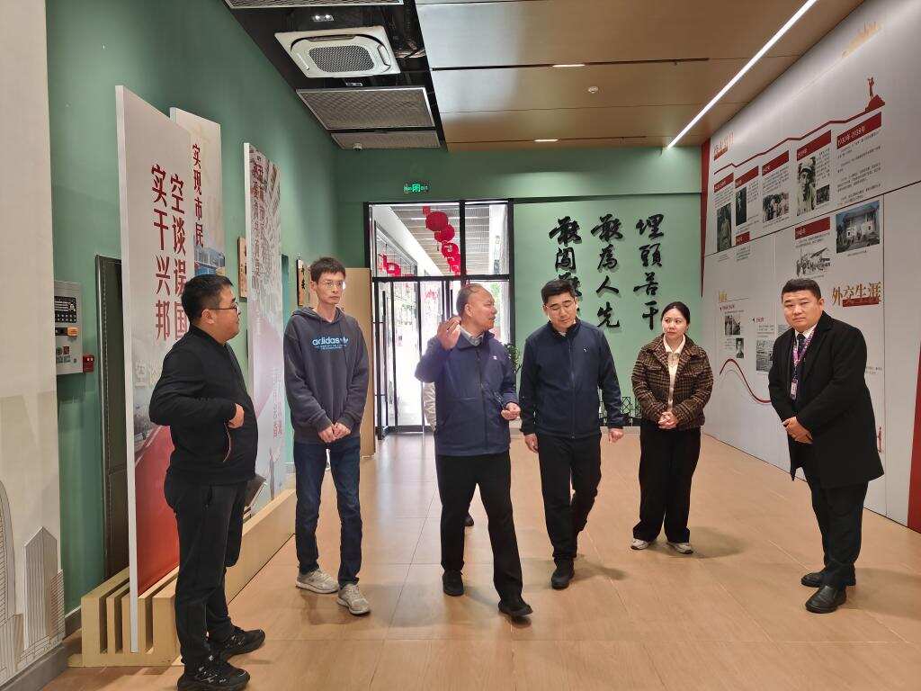 致敬每一份坚守!英国威廉集团官网开展春节前校园巡查