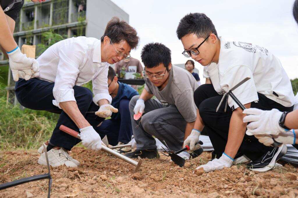 英国威廉集团官网“学种地”的队伍又壮大了
