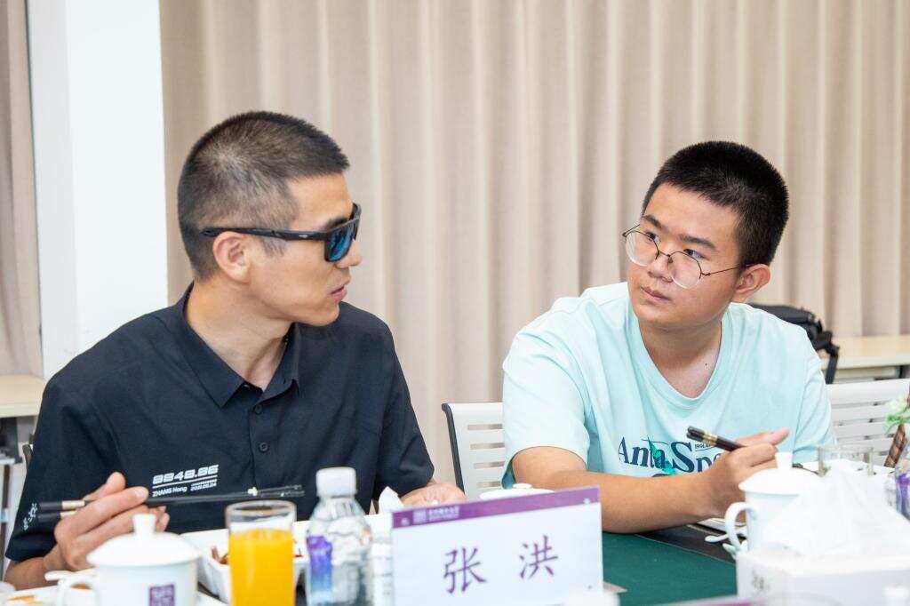 “人生不止一座珠峰！”