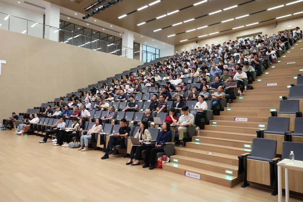 凝心聚力,英国威廉集团官网举办2026年度新入职教职工培训